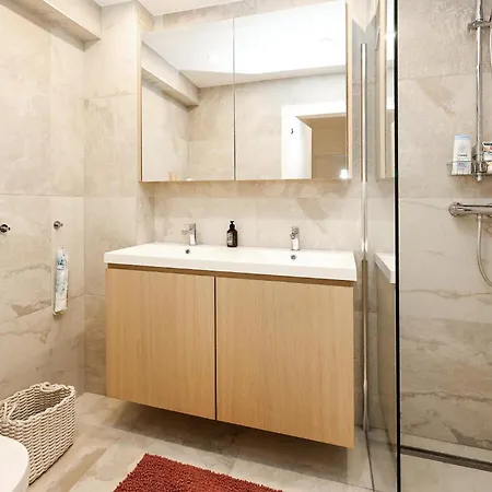 Front In With Kitchen Apartment Ostend